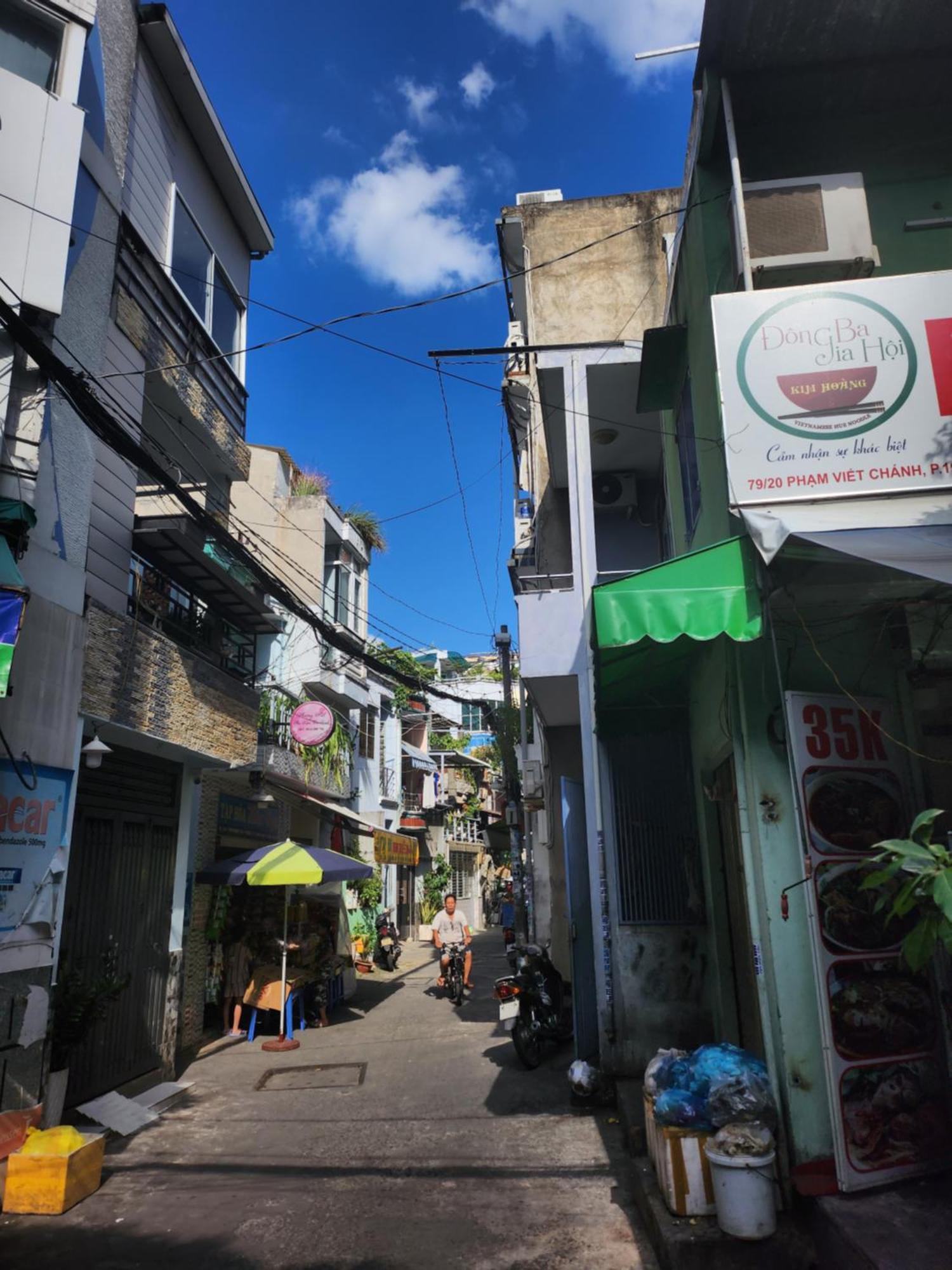 Half Coffee N Dorm Hostel Ho Chi Minh City Exterior photo
